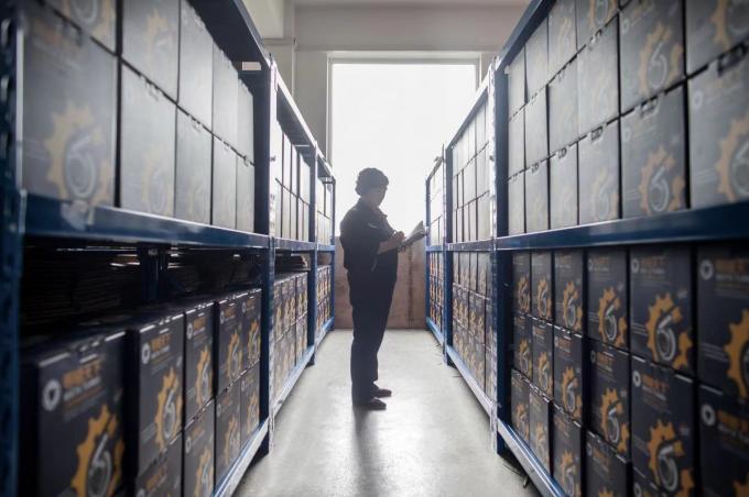 Máquina de herbicería agrícola con cuatro ruedas motrices en la agricultura Máquina rotativa de extirpación de tierra 2